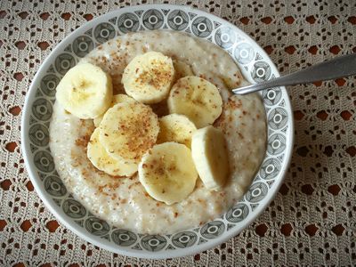 Banana porridge with cinnamon.