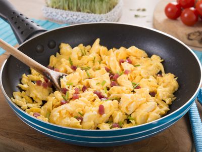 Scrambled eggs in frying pan